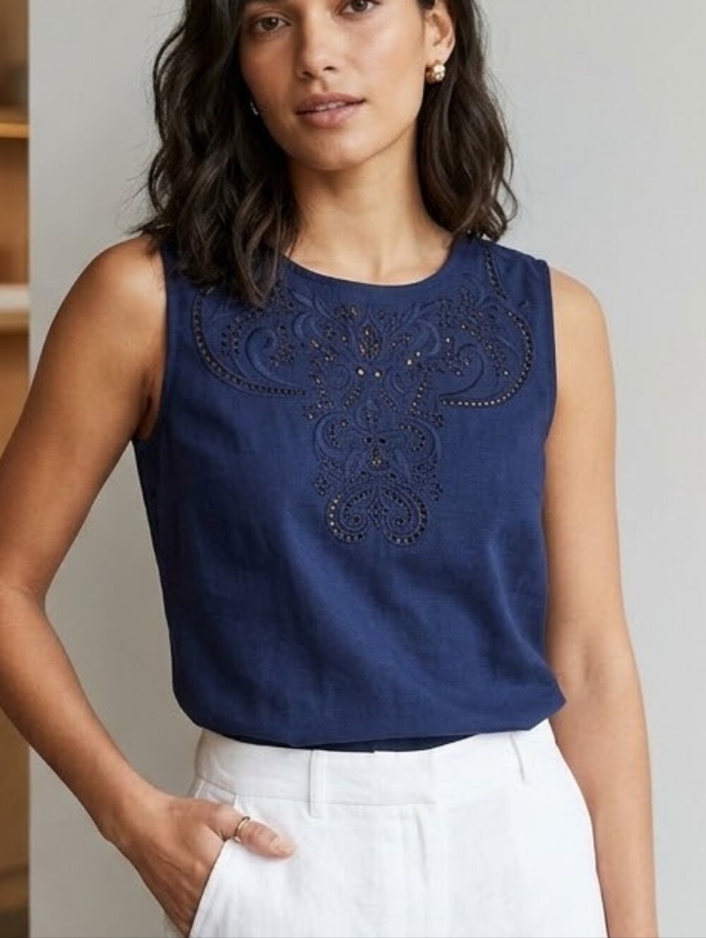 NEVER WORN Banana Republic Navy Eyelet Embroidered Tank Top Blouse Sz L